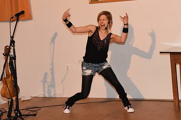 Andrea Limmer im Dorfhaus Peesten - 01