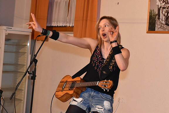 Andrea Limmer im Dorfhaus Peesten - 02