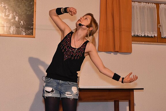 Andrea Limmer im Dorfhaus Peesten - 05